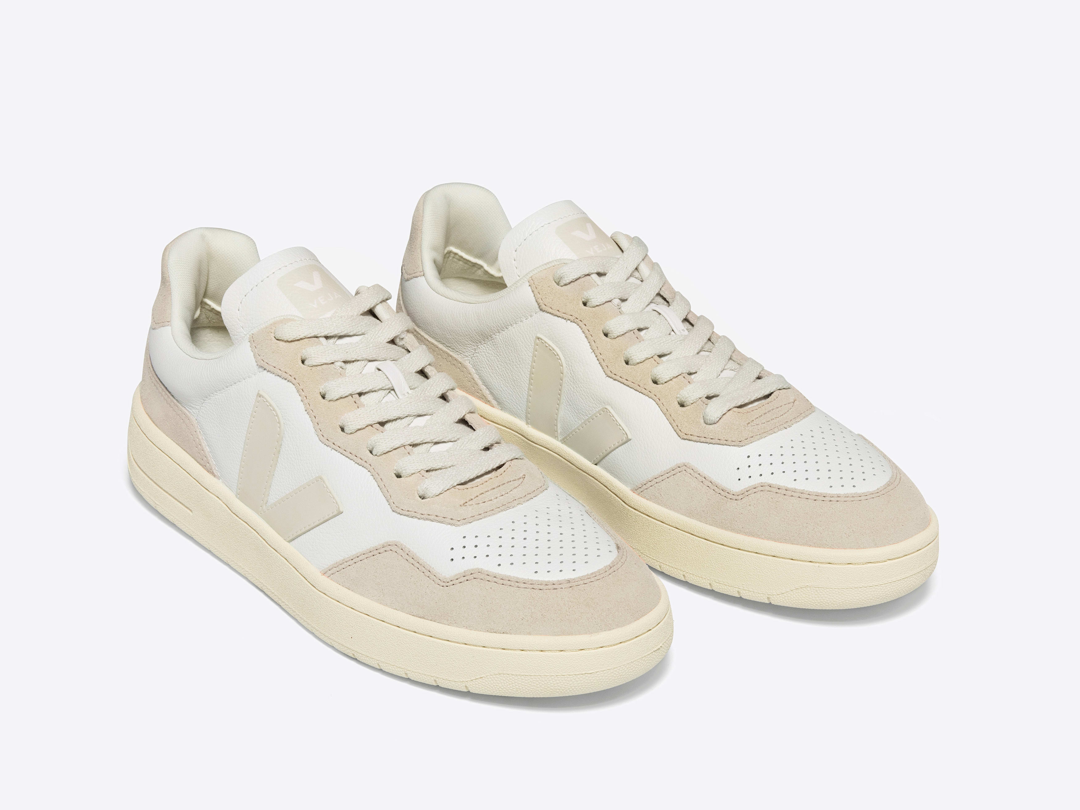 Veja Womens V-90